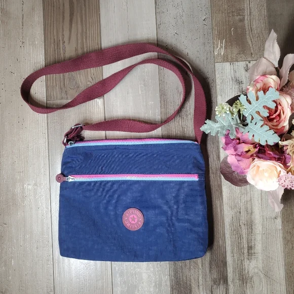 Kipling Annabelle Navy Crossbody Bag Double Zip Nylon EUC - Picture 2 of 16